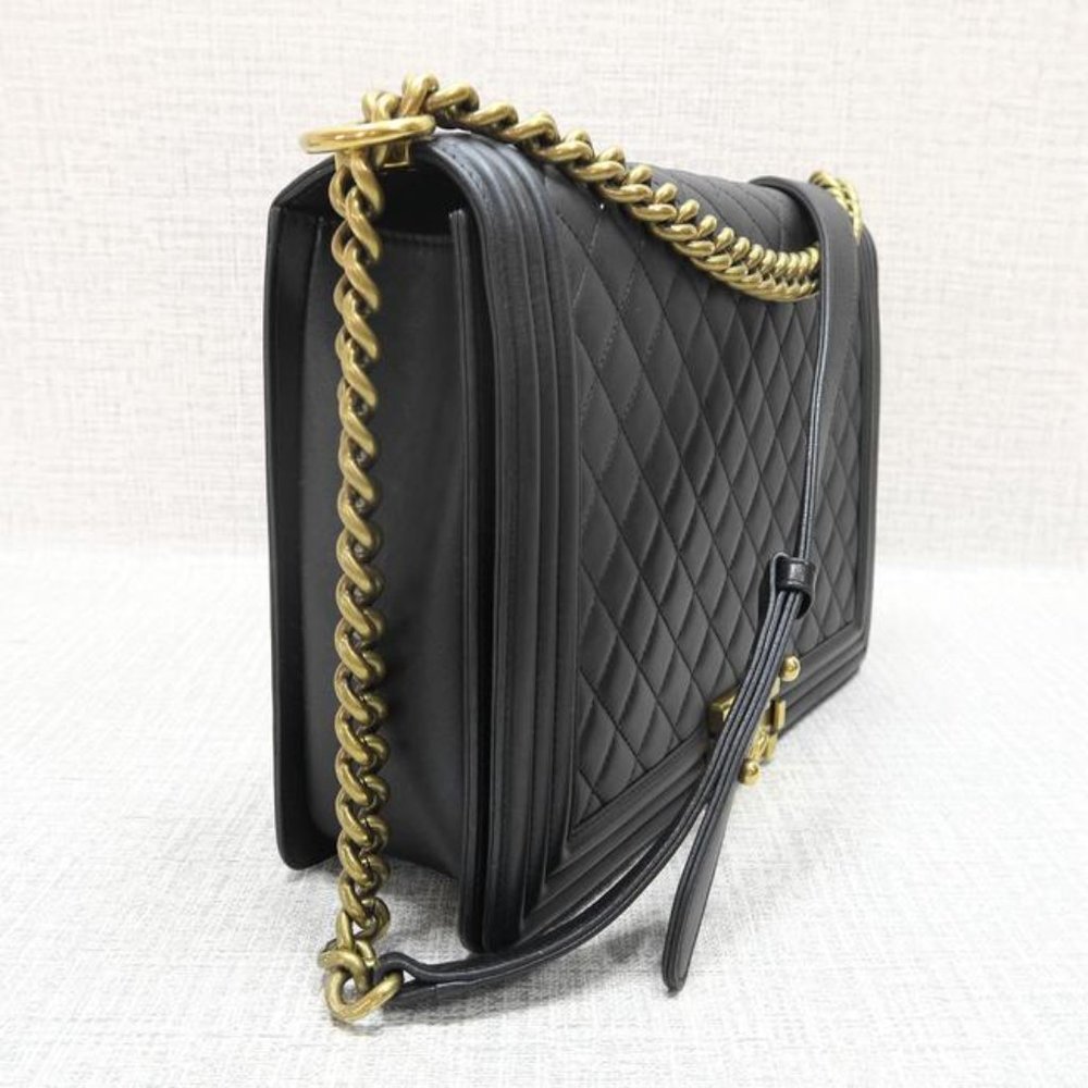100% Authentic Chanel Boy Large Quilted Black - Picture 2 of 4